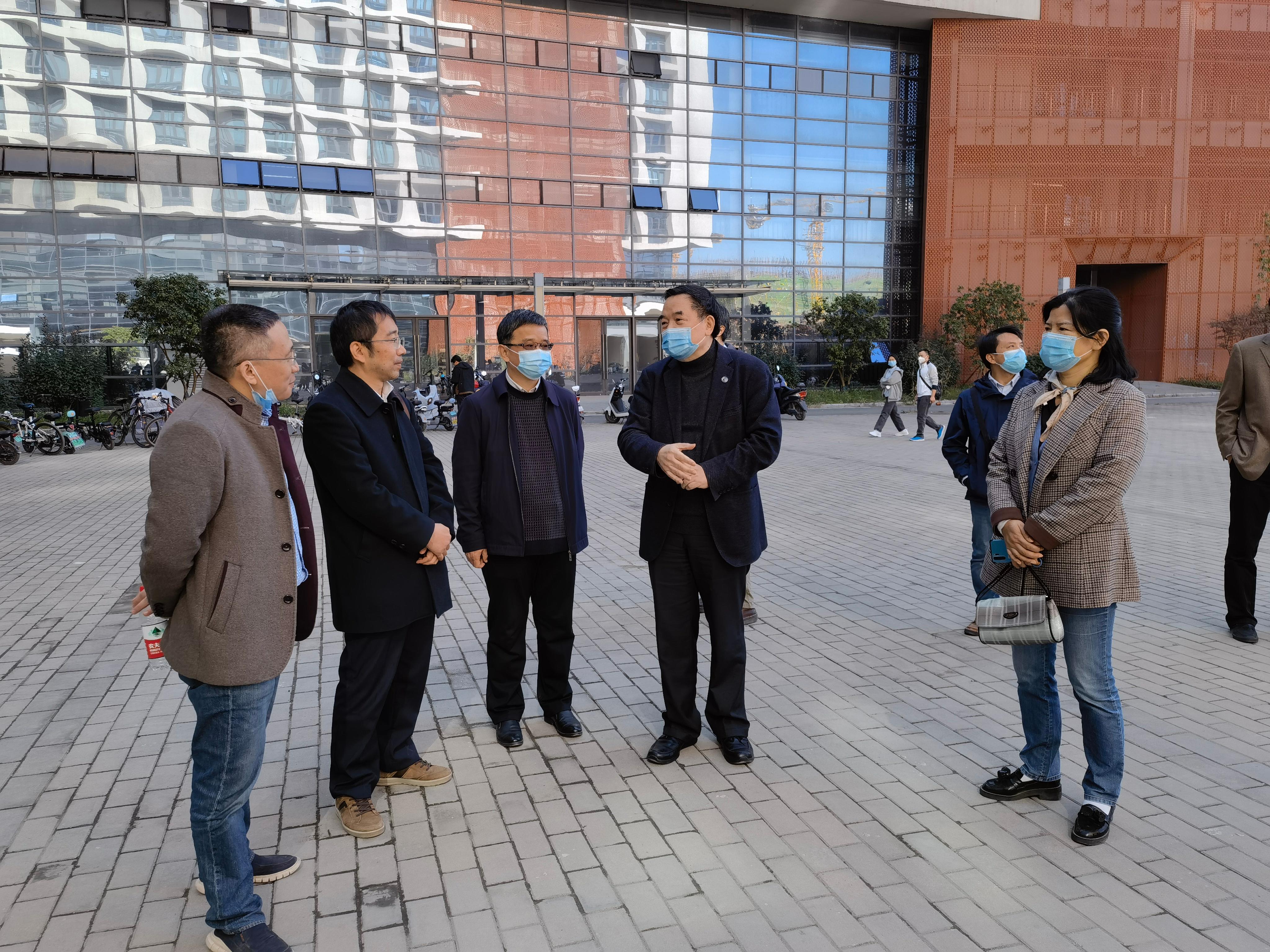 包信和校长带队调研中国科大高新园区运行情况