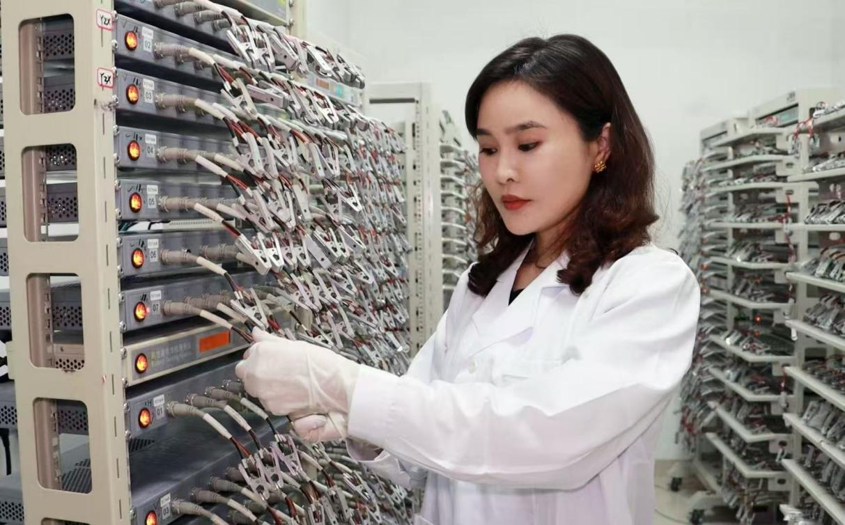 中国科大余彦教授荣获“中国科学院三八红旗手”称号-中国科大新闻网