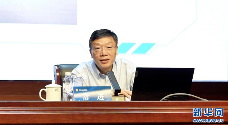 【新华网】中国科大校长常进院士走进江苏省射阳中学专题讲解暗物质-中国科大新闻网