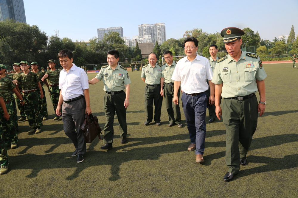 全军学生军训工作督导组来我校检查指导-中国科大新闻网